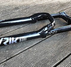 RockShox Lyrik Ultimate charger RC2 29" 170mm Debon Air boost , NEU!!