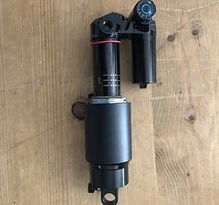 RockShox Vivid Ultimate Air 205x60 Trunnion