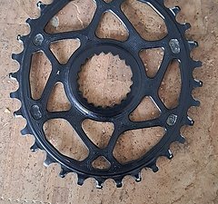 Absolute Black Oval Chainring 32T Shimano