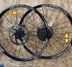 Mavic Crossline 26" LRS Laufradsatz VR 20x110 / HR QR 9x135 Straight Pull