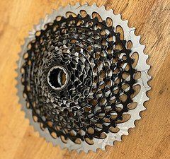 SRAM X01 Eagle Kassette XG-1295 10-50 Zähne schwarz | polar-grau