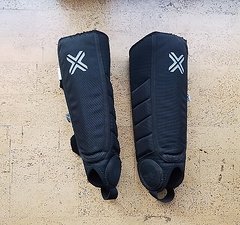 Fuse Alpha Schienbeinprotektoren Gr. M
