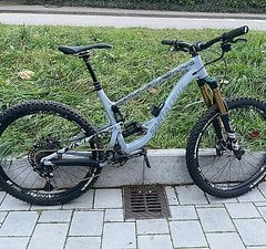 Santa Cruz Bicycles Bronson AL Gr. L 2019 mit Cascade Components Wippe