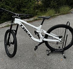 Trek SESSION 9 2023 R3 weiß