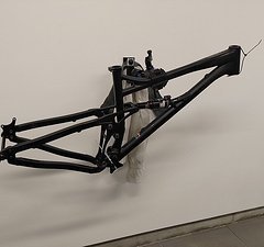 Banshee Phantom v2 Gr. M mit RockShox Monarch RT