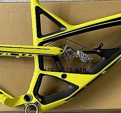 YT Industries Capra CF Pro 27,5 Yellow