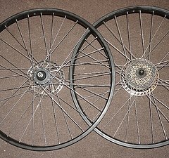 Alexrims 26" DM24 Disc Laufradsatz MTB Dirtbike 8-fach Räder Dirt Pumptrack