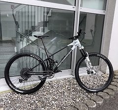 Mondraker Raze Custom  Größe L Vivid Coil Ultimate Fox 36 Performance Neuwertig