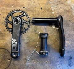 SRAM X01 DH Kurbel (inkl. DUB BSA 83 Tretlager)