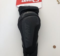 Leatt 3df Elbow Guard in Schwarz Grösse L