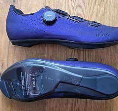 Fizik Decos Rennradschuhe  |  Farbe: Aubergine  |  Größe: 42