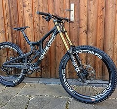 Santa Cruz Bicycles V10 CC Hope Envee Fox