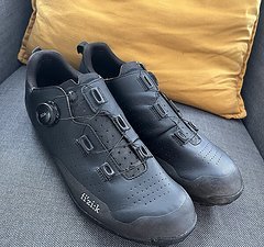 Fizik Terra Atlas Gravelschuhe Schwarz Größe 47/13