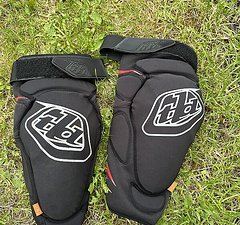 Troy Lee Designs RAID Knieschützer / Pads