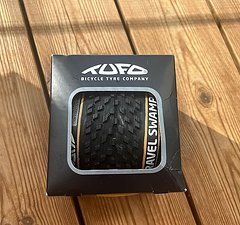 Tufo Swampero 28" Reifen Gravel - 700 x 40C schwarz/ beige