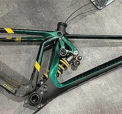 Mondraker Superfoxy RR Carbon Rahmen Gr. S (450 Reach) / Aufpreis Öhlins RXF38