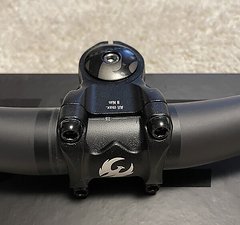 Pivot Cycles Carbon Lenker mit Alu 40mm Vorbau
