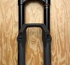 RockShox ZEB Ultimate Charger 3 RC2 Boost 27,5“ 180 mm