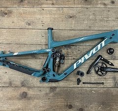 Pivot Cycles Trail 429 Frame Set / S,M,L,XL / Silber, grün, blau / NEU