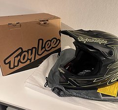 Troy Lee Designs D3 Fiberlite SPIDERSTRIPE