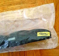Mavic Schnellspanner für 135mm Hinterbaubreite / 2 Stück, incl. Versand