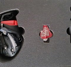 SRAM Force eTap AXS Schaltwerk ohne Akku + AXS Ladegerät