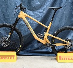 Santa Cruz Bronson Carbon C V4 R-Kit [2022] Größe XL "NEU" Fully