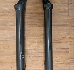 RockShox Yari Lyrik Tauchrohr Casting 29 boost