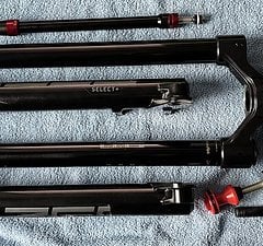 RockShox Zeb in Einzelteilen