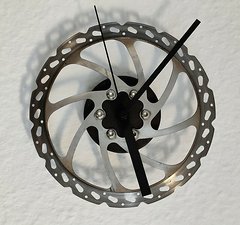Soulriderart Wanduhr MTB Bremsscheibe | Perfektes Geschenk oder Deko für Radfahrer