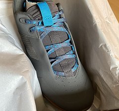 Crankbrothers Stamp Lace Grey/Blue Gr. 44 (10.5)