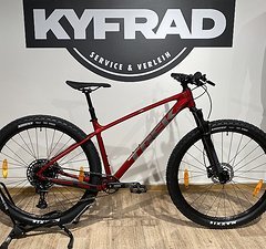 Trek Marlin 8 Gr. M/L "Crimson Red"