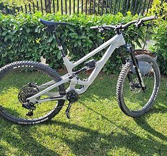 YT Industries Capra Uncaged 6 (Flight Attendant & full SRAM AXS)