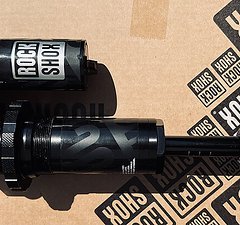 RockShox DELUXE ULTIMATE COIL RC2T DÄMPFER 2024 - 205x62.5