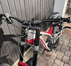 Commencal Supreme DH 27.5 M