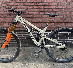 Pivot Cycles Firebird - Pro X01 Medium