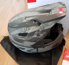 Leatt DBX 3.0 DH Helm