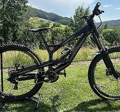 YT Industries TUES 27 CF 27,5 Größe M; Jetblack; Neuwertig