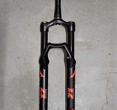 Marzocchi Bomber Z1 Federgabel 27,5 36mm 140mm Black/Red Neu