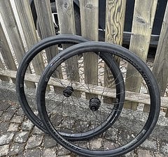 Bontrager NEU - Paradigm Comp 25 Laufradsatz für Gravel Rennrad