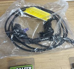 Formula samt 14 Packungen Bremsbeläge