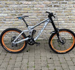 Ghost Bikes Ghost DH 7000 M - Top DH Bike (Beschreibung Lesen!)