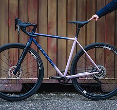 Veloheld Gr. S CrMo Stahl CX, Gravelbike, Rival, Prismatic Fading