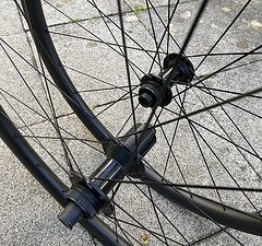 Nextie - DT Swiss Carbon Laufradsatz 650B 1260g