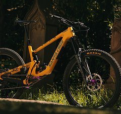 Santa Cruz Bicycles Bronson (X01) (WE ARE ONE) (i9 HYDRA)