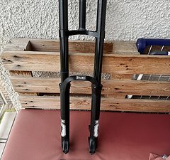 Öhlins DH38 M1 29“ , 27,5“ Doppelbrückengabel 50mm Offset