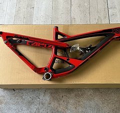 YT Industries Capra CF Pro Red Coral 27,5 2017