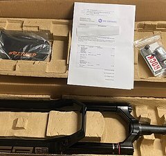 RockShox 2023 ZEB Ultimate Charger 3 RC2 Boost 29" 170mm