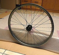 Spank Subrosa EVO 30 AL 26" Vorderrad (20x110mm / 15x100 mm) mit Hope Pro2 N