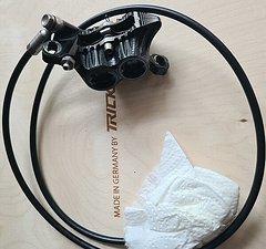 Hope V4 Sattel auf Mineralöl umgebaut